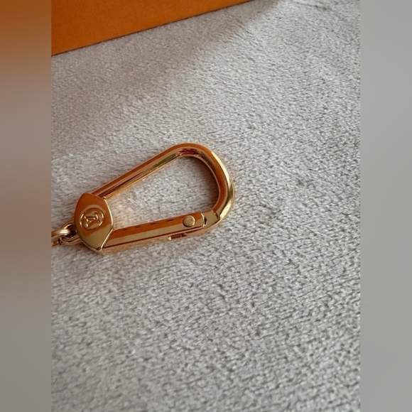 Louis Vuitton Key Pouch - Picture 4 of 7